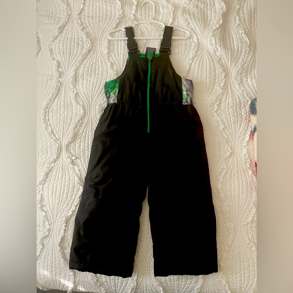 Boys snow suit 3T